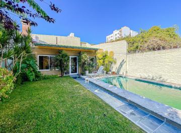 Casa · 208m² · 7 Ambientes · 1 Cochera · Casa en Venta en La Plata