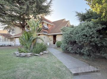 Casa · 431m² · 5 Ambientes · Casa en Temperley Oeste