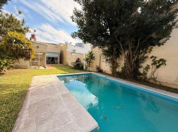 Casa · 190m² · 2 Dormitorios · 2 Cocheras · Casa en Venta
