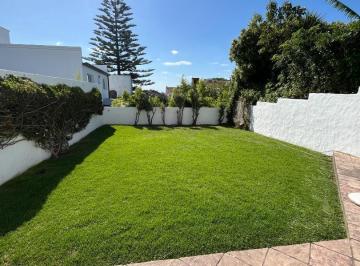 Casa · 170m² · 4 Ambientes · 2 Cocheras · Impecable Casa en PH con Gran Parque y Vista Panoramica