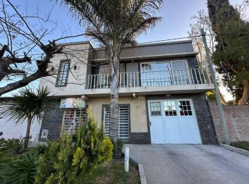 Casa de 6 ambientes, La Plata · Calle 158 Entre 520 y 521 - Casa con Parque y Pileta en Venta