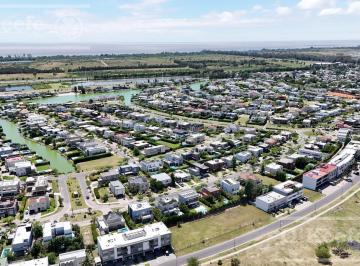 Departamento · 140m² · 4 Ambientes · 2 Cocheras · Departamento en Venta de 4 Ambientes con Dependencia en Nuevo Quilmes