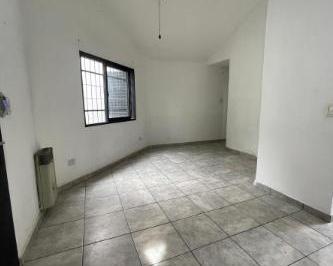 Casa · 75m² · 3 Ambientes · Casa en Venta de 1 Dormitorio con Cochera en Observatorio