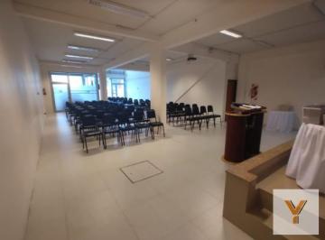 Local comercial · 200m² · 3 Ambientes · 1 Cochera · Local en Venta - 2 Salones - Deposito - 1 Baño - Cochera - 270 m² - Río Grande, Tierra del Fuego