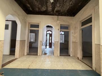 PH · 127m² · 4 Ambientes · Excelente PH a Reciclar en Venta - Caballito