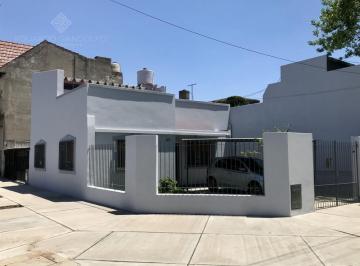 Casa · 63m² · 3 Ambientes · 1 Cochera · Venta Directa Urgente X Viaje - Apto Crédito - Impecable!