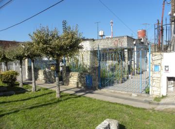 Casa · 89m² · 4 Ambientes · 1 Cochera · Casa en Venta en G. Catan