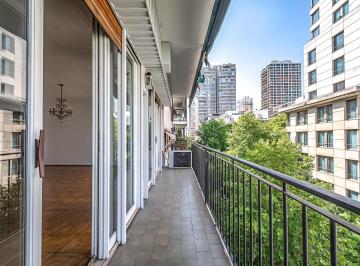 Departamento · 149m² · 5 Ambientes · 2 Cocheras · Piso Alto Al Frente con Balcón y Cochera Muy Luminoso en Recoleta
