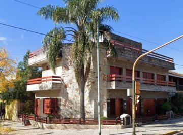 Casa de 4 ambientes, Villa Lugano · Venta de Casa en Lugano de 3 Dorm, 2 Baños, Garage y Amplia Terraza C/parrilla.