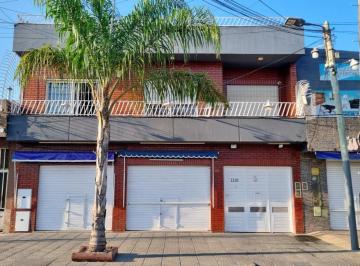 Casa · 300m² · 4 Ambientes · 3 Cocheras · Venta Casa 5 Ambientes con Locales en Moreno
