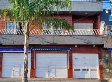 Casa · 300m² · 4 Ambientes · 3 Cocheras · Venta Casa 5 Ambientes con Locales en Moreno