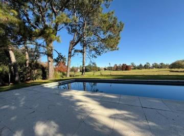 Casa · 320m² · 5 Ambientes · 2 Cocheras · Casa Chalet en Venta en Belen de Escobar, Escobar, G. B. a. Zona Norte