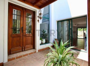 Casa · 237m² · 6 Ambientes · 1 Cochera · Casa en Venta en City Bell
