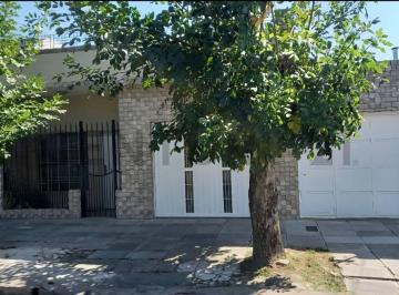 Casa · 140m² · 3 Dormitorios · Casa en Venta San Justo - Acepta Permuta