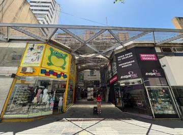 Local comercial · 60m² · 2 Ambientes · Local Comercial en La Galeria La Merced
