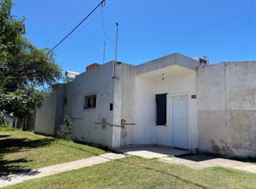 Casa · 330m² · 3 Ambientes · 3 Cocheras · En Venta Casa con Pileta y Galpón