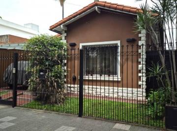 Casa · 116m² · 3 Ambientes · Venta Casa 3 Amb C/cochera - Moron - Apto Credito