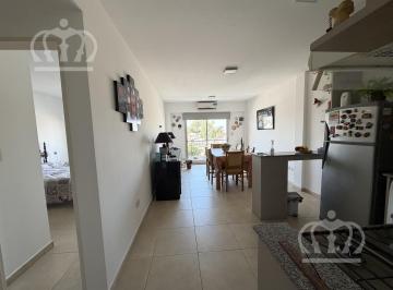 Departamento · 44m² · 2 Ambientes · 1 Cochera · Venta Dpto - 2 Ambientes - con Pileta - Cochera Cubierta - Apto Crédito - Lanús Este