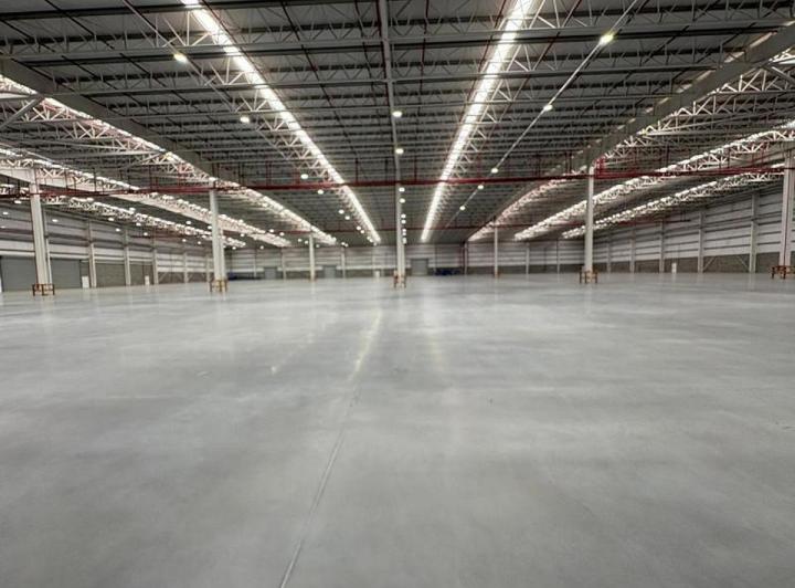 Depósito · 13100m²