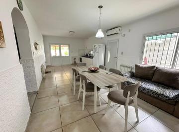 Casa · 145m² · 3 Ambientes · 1 Cochera · Venta Casa Dos Dorm. en Arroyo Seco
