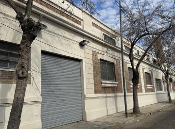 Depósito · 2475m² · Venta de Deposito de 2,475 m² con Ofi. en Parque Patricios - Distrito Tecnologico