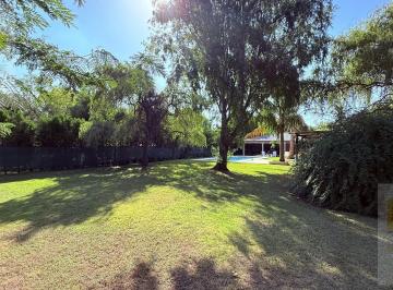 Quinta vacacional · 68m² · 2 Ambientes · 4 Cocheras · Quinta en Venta en Los Nuevos Ombues