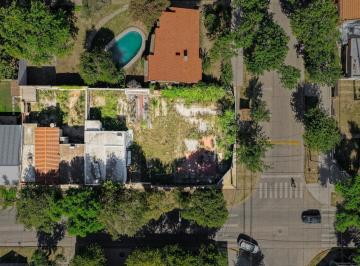 Terreno · 734m² · Lote en Venta Apto Desarrollo Comercial o Viviendas en El Centro de Funes