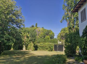 Casa de 7 ambientes, Chacras de Coria · Casa de 3 Habitaciones en Venta en Calle Río Blanco