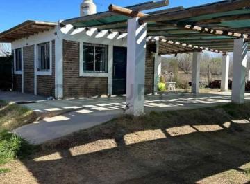 Casa · 30m² · 2 Ambientes · 1 Cochera · Venta de Casa en Colonia Las Rosas - Tunuyan