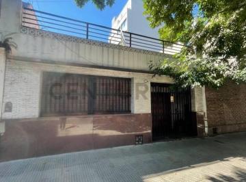 Terreno · 272m² · 4 Ambientes · 1 Cochera · Casa en Venta Sobre Lote Propio en Flores Norte - Excelente Potencial Constructivo