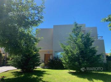 Casa · 200m² · 6 Ambientes · 2 Cocheras · Casa en Venta en El Canton Puerto - Maroto Propiedades