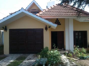 Casa de 7 ambientes, Córdoba · Casa a m de Martinoli - Recibo Local o Dpto o Casa Pequeña - Financio
