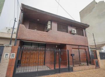 Casa · 256m² · 6 Ambientes · Casa en Venta - 5 Dorm. 3 Baños - San Miguel