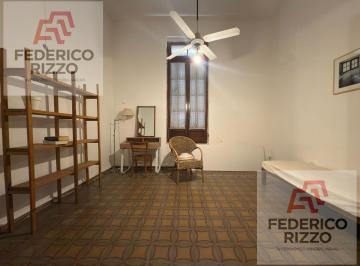 Casa · 127m² · 6 Ambientes · 1 Cochera · Venta Casa en Bº General Bustos. Clasica! Hermosa!