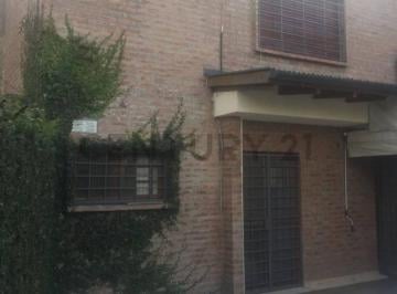 Casa · 92m² · 4 Ambientes · 1 Cochera · Duplex a La Venta 2 Dorm con Piscina en Arguello