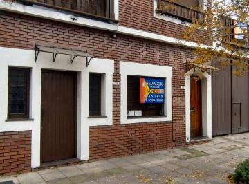 PH · 64m² · 3 Ambientes · 5 Cocheras · PH en Planta Baja Al Frente de 3 Ambientes con Galpon de 220 m² Al Fondo.