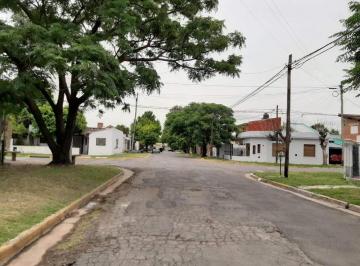 Casa de 3 ambientes, San Miguel · Casa en Venta C/ Cochera en Bella Vista