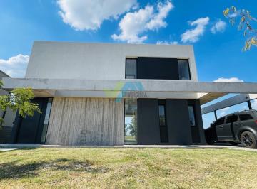 Casa · 190m² · 4 Ambientes · 2 Cocheras · Casa en Venta en San Sebastian - Area 12, San Sebastian, Escobar