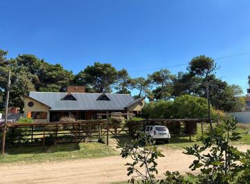Casa · 600000m² · Complejo en Venta - 6 Unidades Funcionales - Villa Gesell