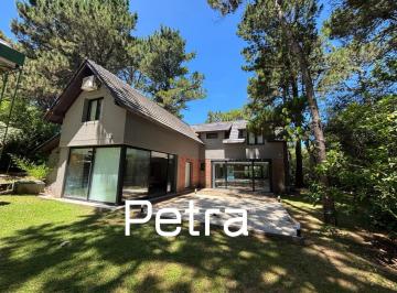 Casa · 211m² · 6 Ambientes · Casa en Venta en Cariló