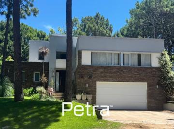 Casa · 268m² · 5 Ambientes · 2 Cocheras · Casa en Venta en Pinamar