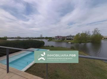 Casa · 232m² · 6 Ambientes · 2 Cocheras · Casa a La Laguna en Venta en Barrio Norte El Cantón 4 Dorm. - Dependencia - Cochera Cubierta
