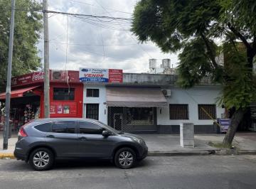 Local comercial · 52m² · 3 Ambientes · Venta, Local Comercial, Actualmente Vivienda, Mas Espacio Aereo en Excelente Esquina, Villa Lugano