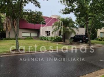Casa · 375m² · 8 Ambientes · 2 Cocheras · Cañuelas Country Casa de 3 Dorm + Dep de Serv