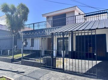 Casa · 188m² · 6 Ambientes · 2 Cocheras · Casa en Venta Zona Sur - Altos de Velez Sarsfield