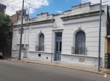Casa · 284m² · 6 Ambientes · Casona a Reciclar Excelente Ubicacion B° Guemes Cordoba