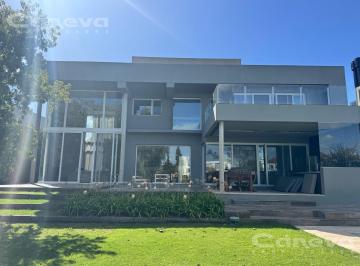 Casa · 575m² · 7 Ambientes · 2 Cocheras · El Golf