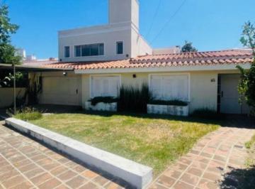 Casa · 580m² · 8 Ambientes · 3 Cocheras · Casa - Cerro de Las Rosas