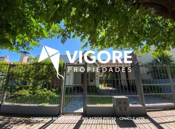 Casa de 4 ambientes, Almirante Brown · Casa en Venta C/ Cochera en Burzaco