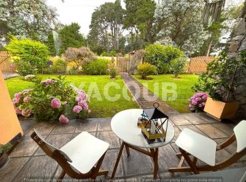 Casa · 143m² · 4 Ambientes · 1 Cochera · Quinta 4 Amb. - Escucha Permuta/propuestas - 178 m² Cub en Lote de 2400 m² - Los Horneros, Tandil